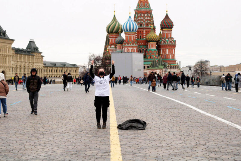 Russia. Arresti, multe, persecuzioni contro si oppone alla guerra